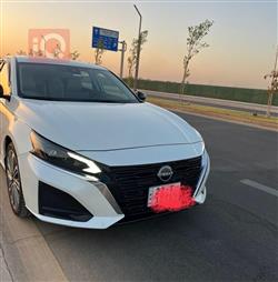 نيسان ألتيما